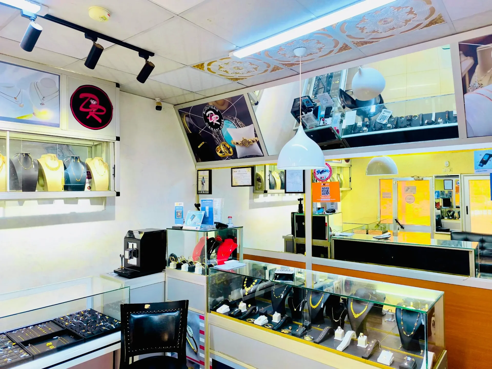 Bijouterie Diamant Rose — espace conseil intérieur