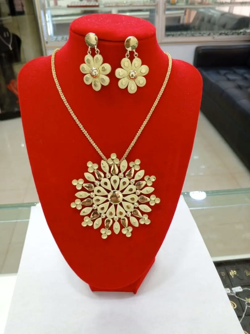 Ensembles 21 — Bijouterie Diamant Rose
